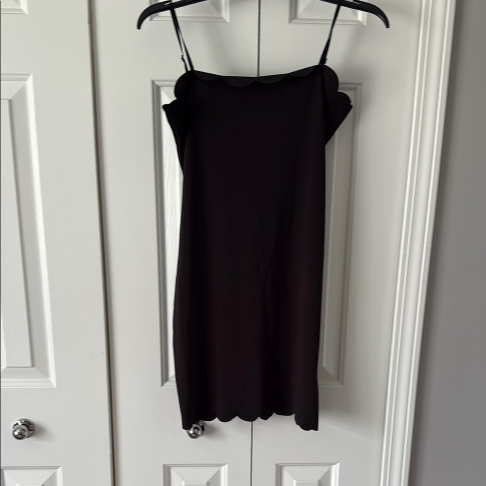 Scalloped Edge Black Bodycon Dress Medium